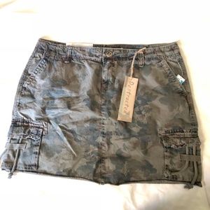 Old Navy Camo Floral Skirt New With Tags